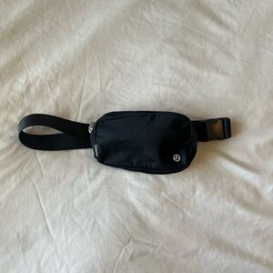 Lululemon Everywhere Belt Bag